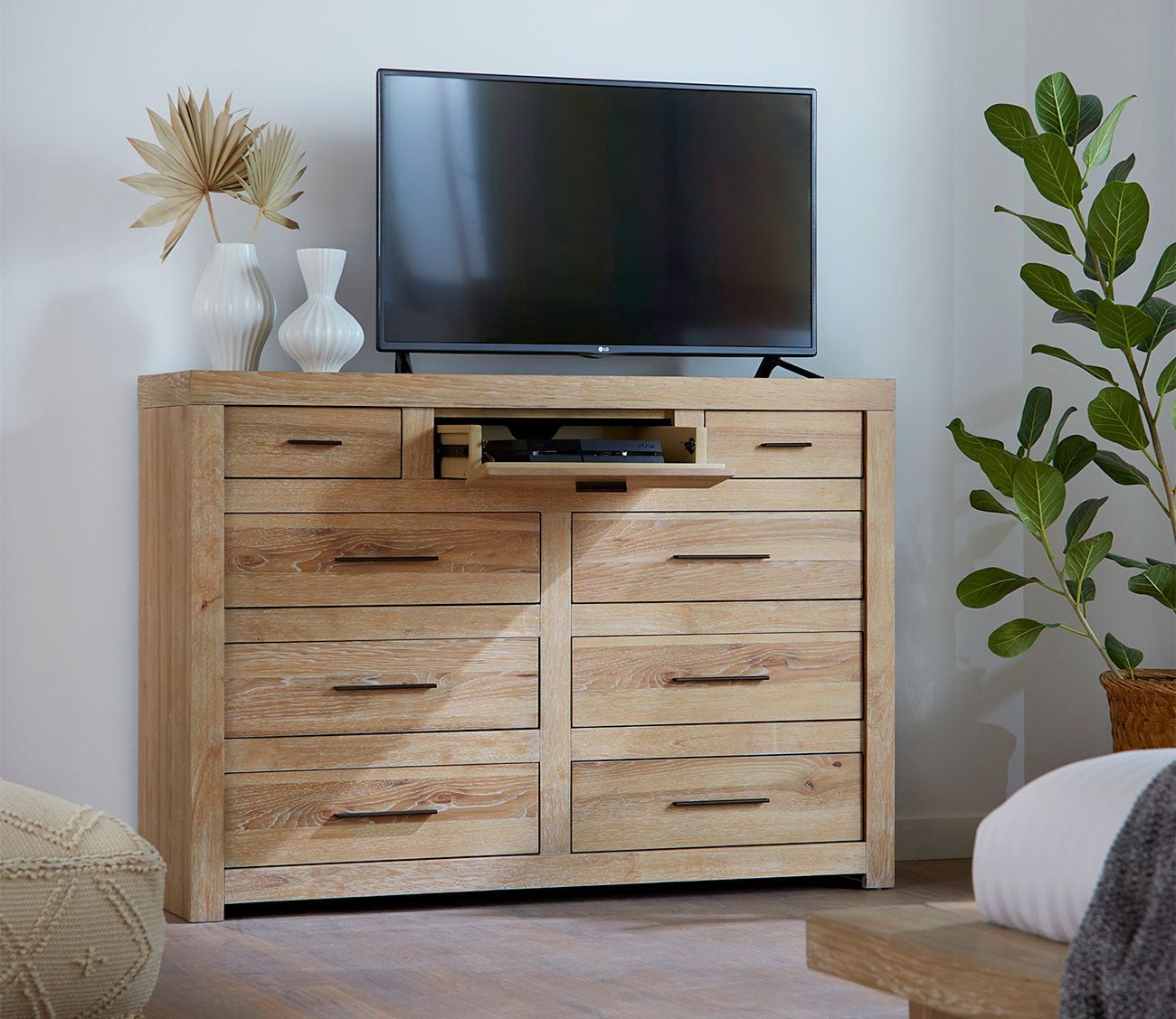 Aspen Home Modern Loft 9-Drawer Chesser