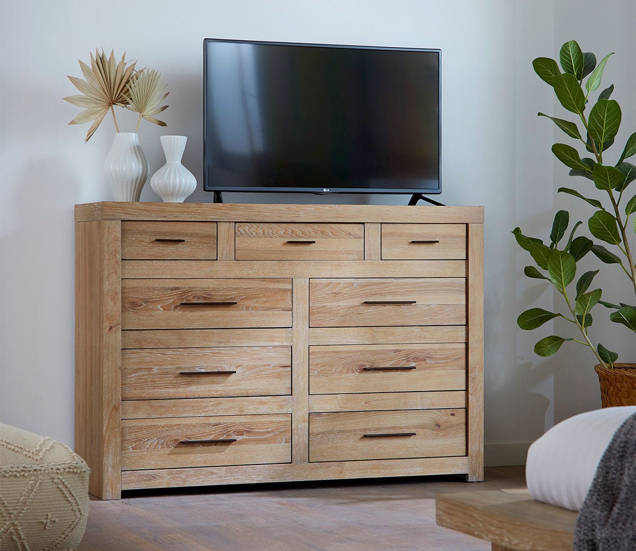 Aspen Home Modern Loft 9-Drawer Chesser