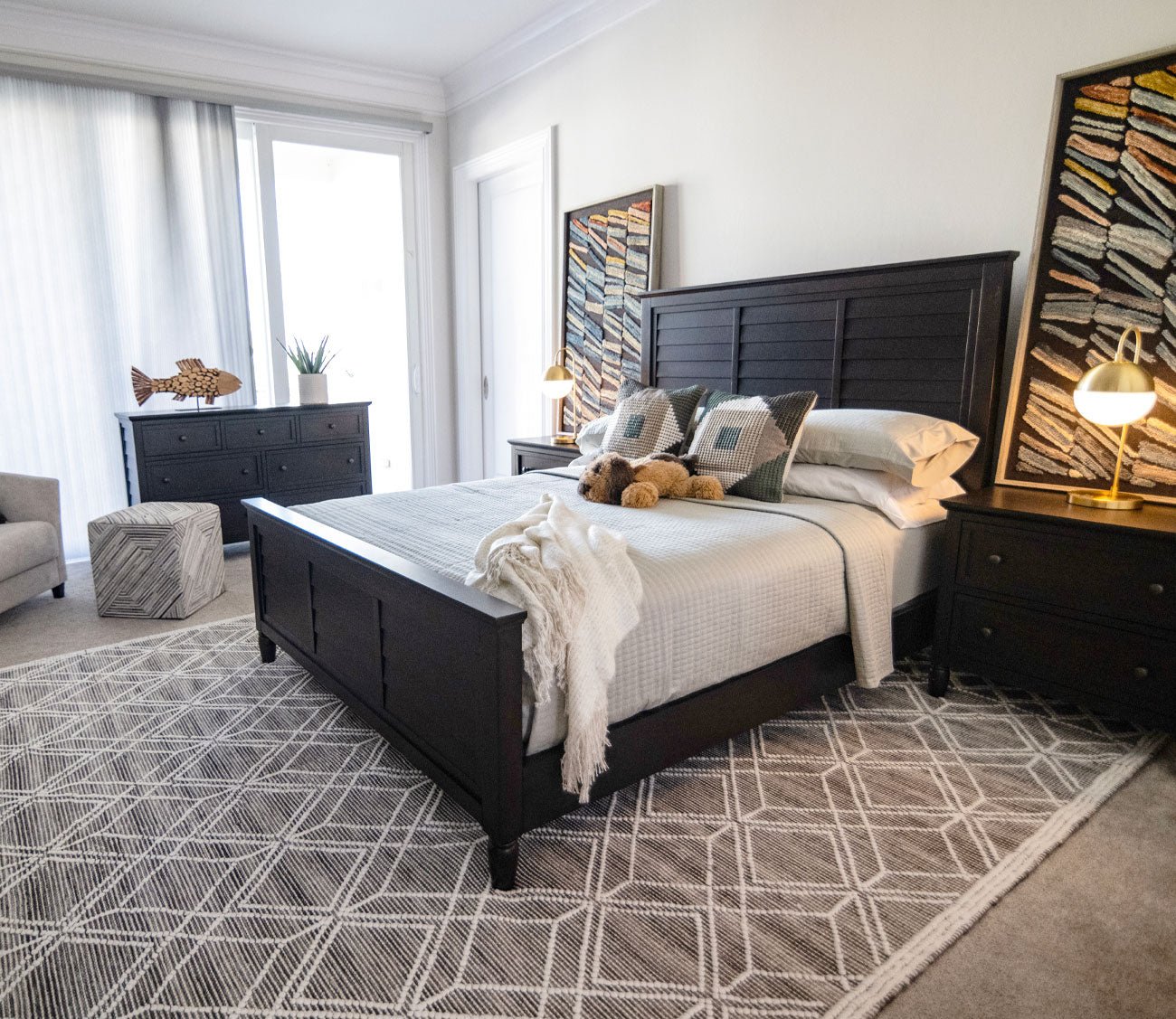 Delnoir Louvered Panel Bed